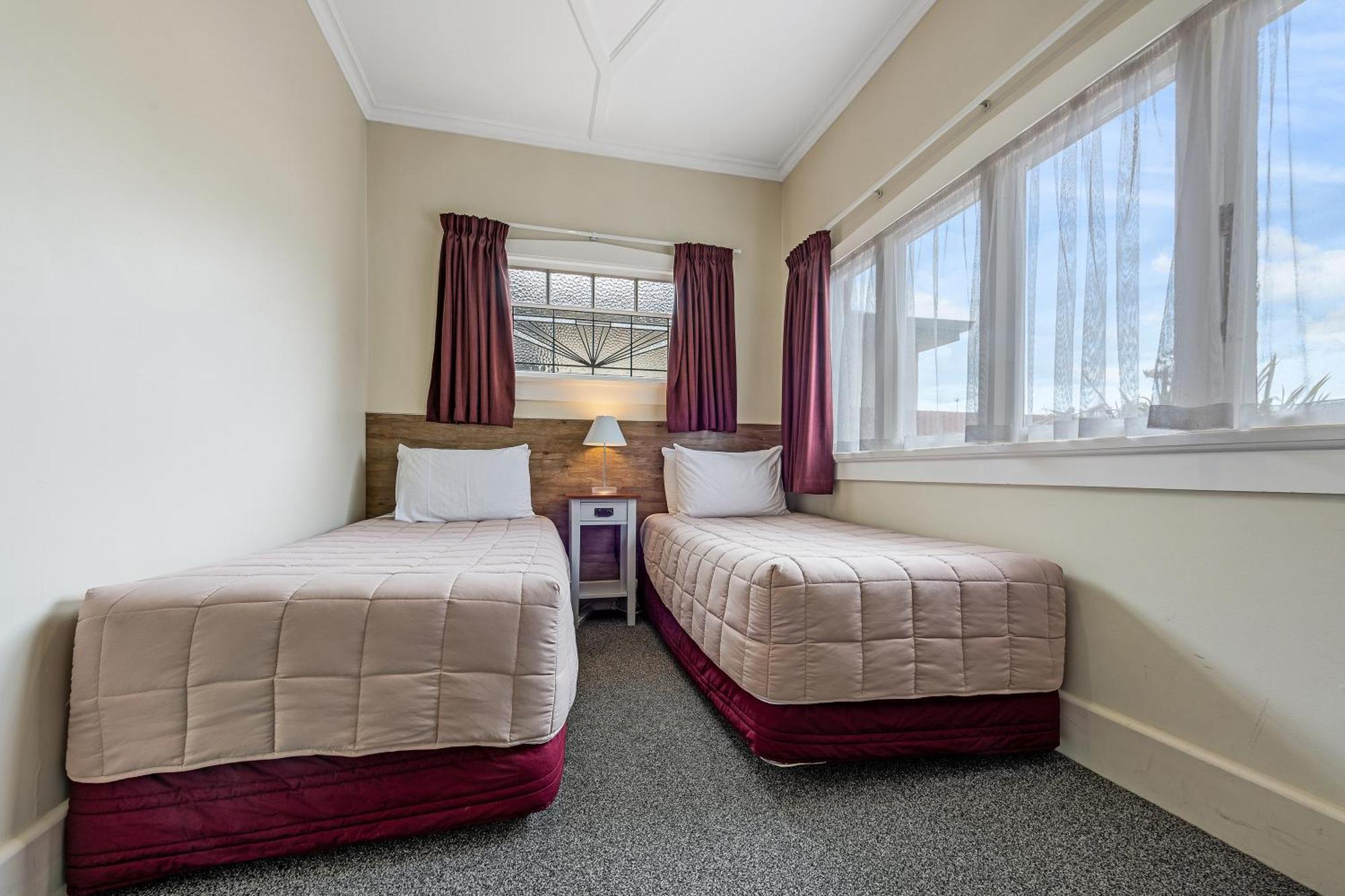 Tower Lodge Motel อินเวอร์คาร์กิลล์ ภายนอก รูปภาพ