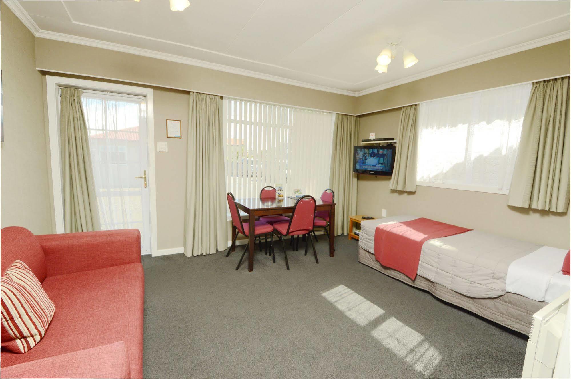 Tower Lodge Motel อินเวอร์คาร์กิลล์ ภายนอก รูปภาพ