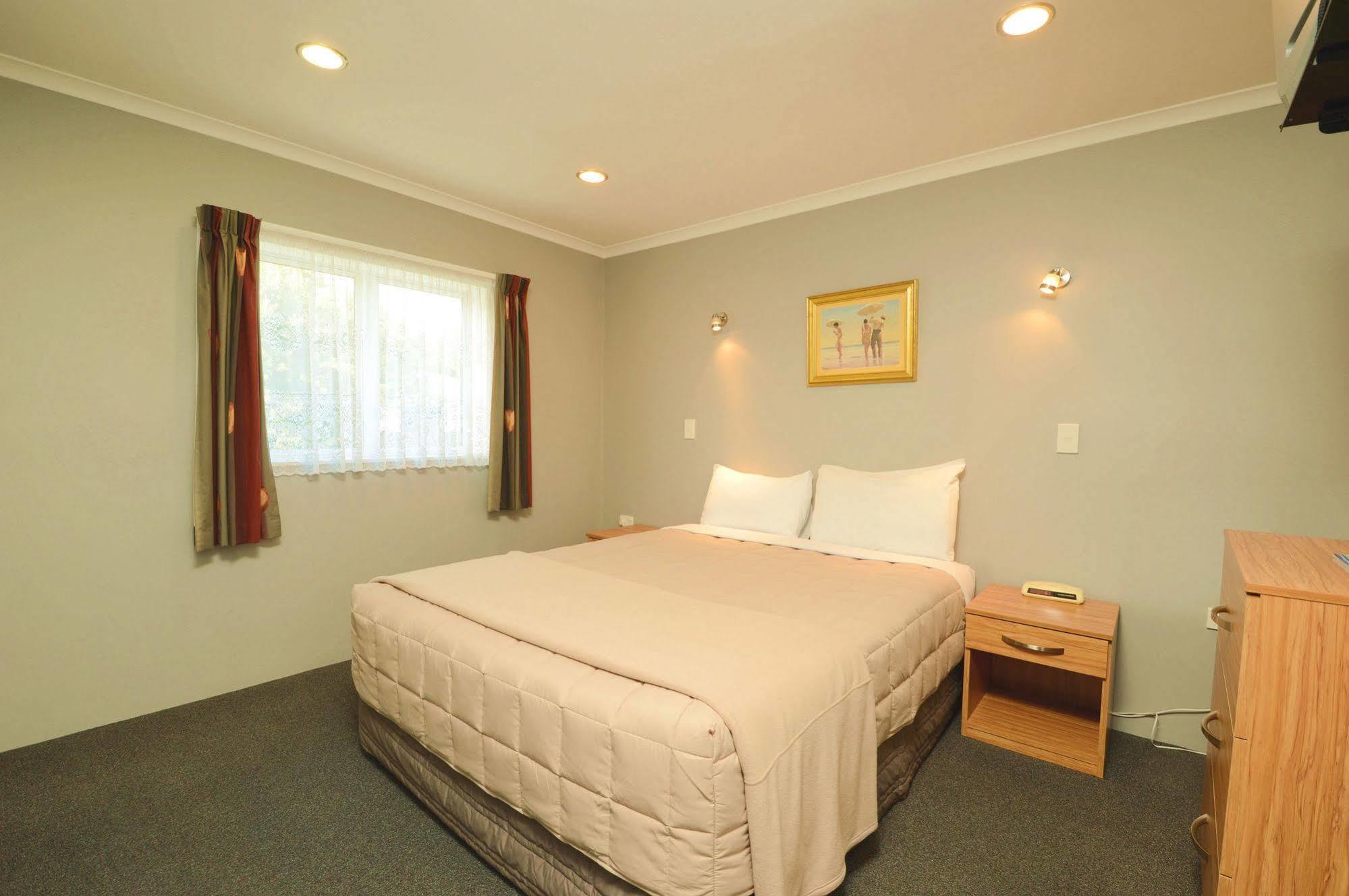 Tower Lodge Motel อินเวอร์คาร์กิลล์ ภายนอก รูปภาพ