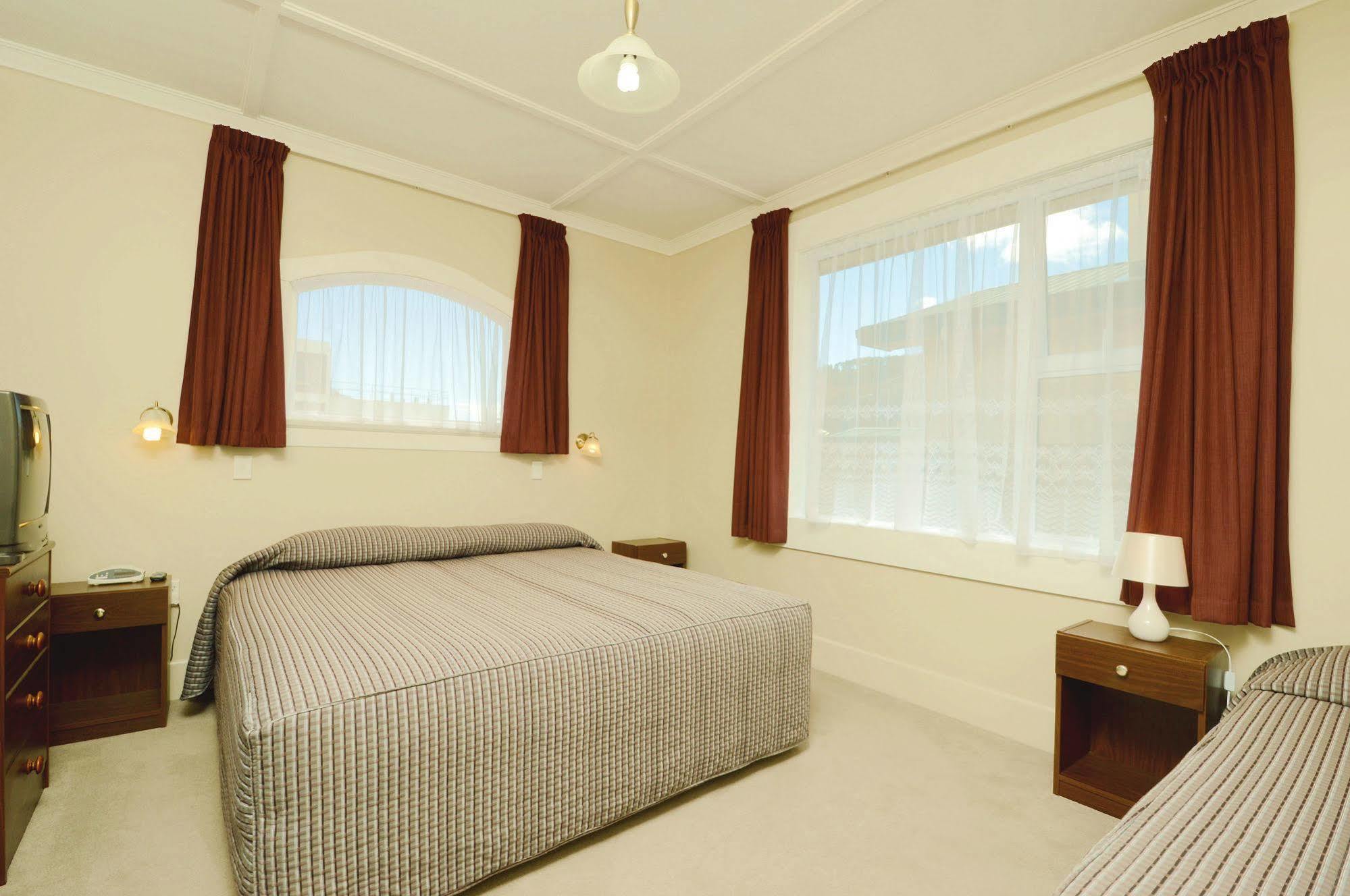 Tower Lodge Motel อินเวอร์คาร์กิลล์ ภายนอก รูปภาพ