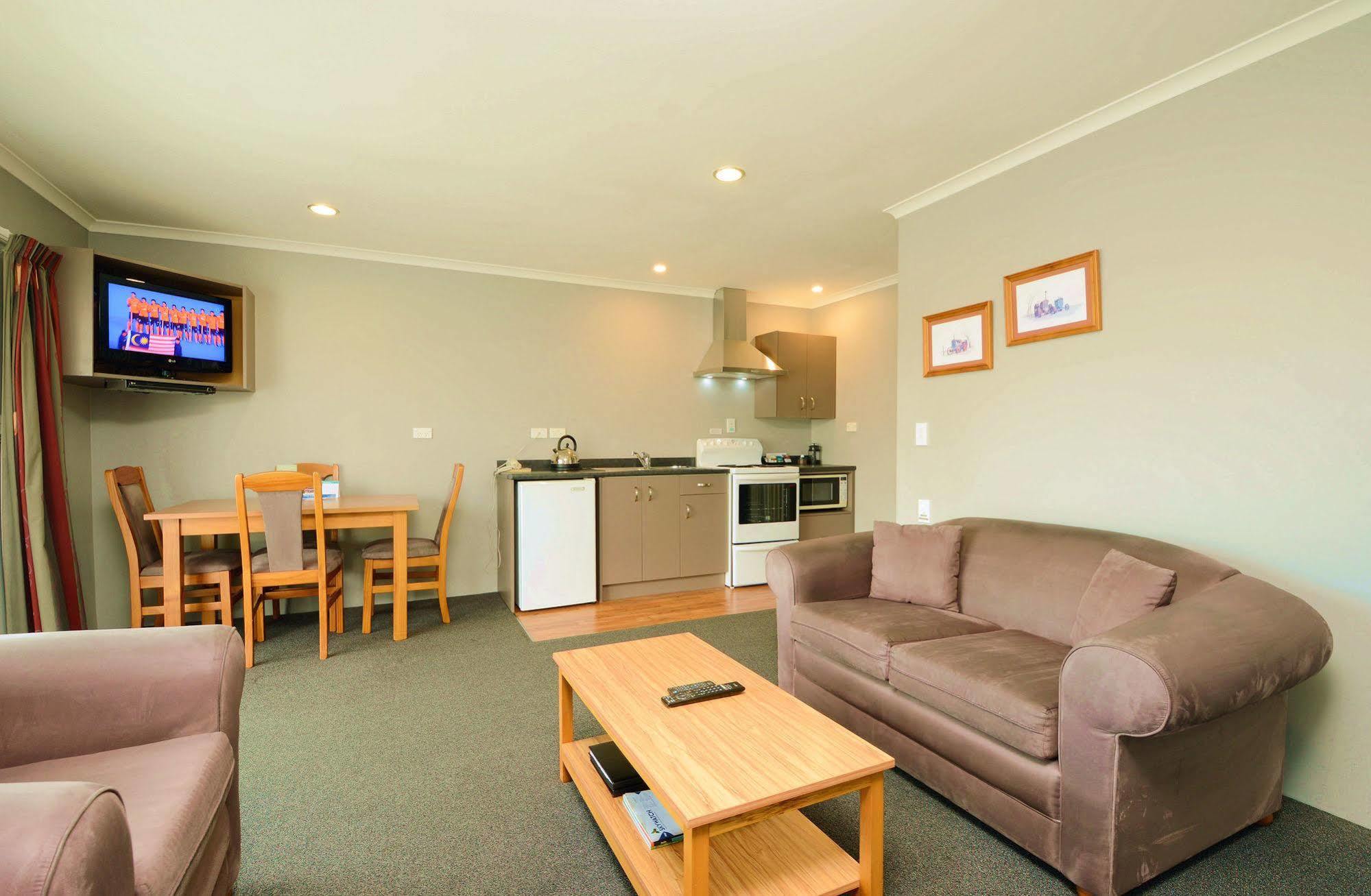 Tower Lodge Motel อินเวอร์คาร์กิลล์ ภายนอก รูปภาพ