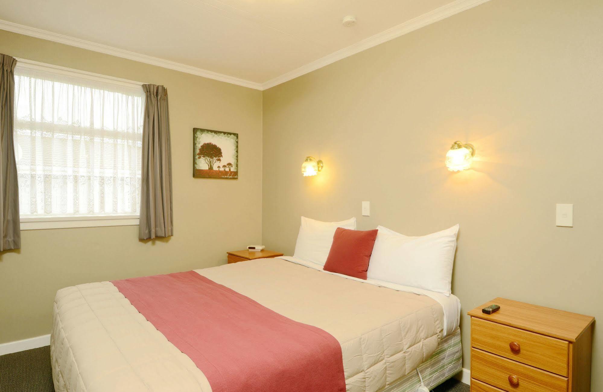 Tower Lodge Motel อินเวอร์คาร์กิลล์ ภายนอก รูปภาพ